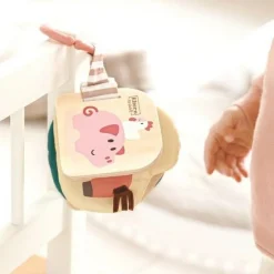 Best Hape Babybog i træ - Bella