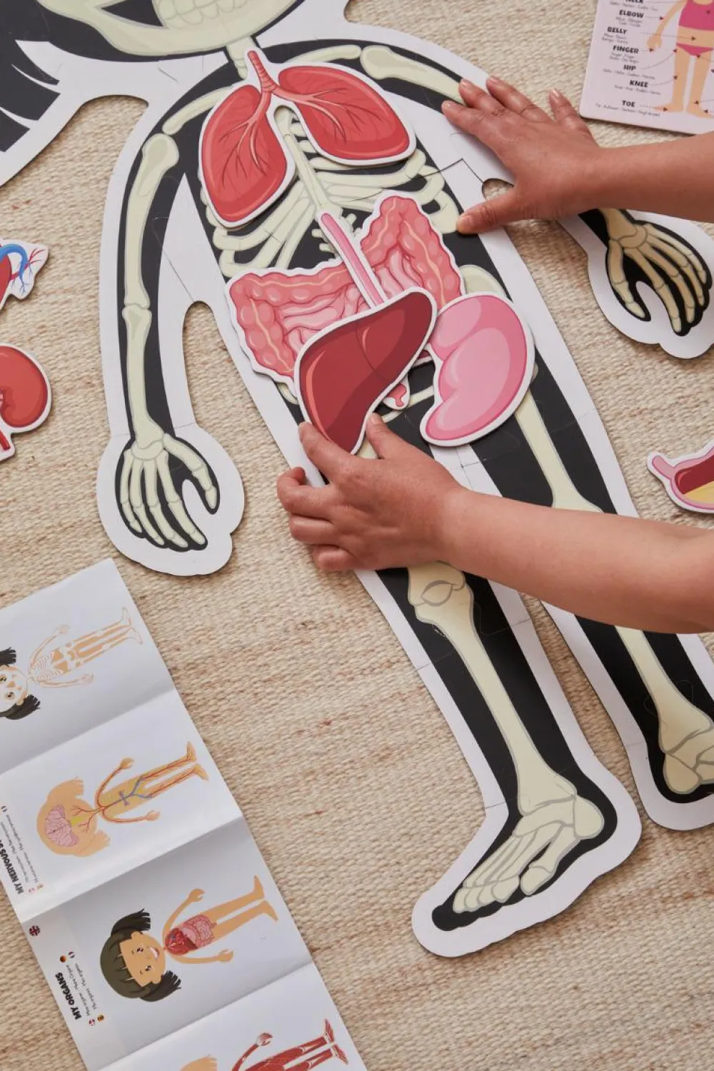 Clearance Gulvpuslespil m. 36 brikker - Pige