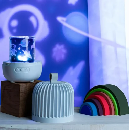 New Natlampe med projektor og musik