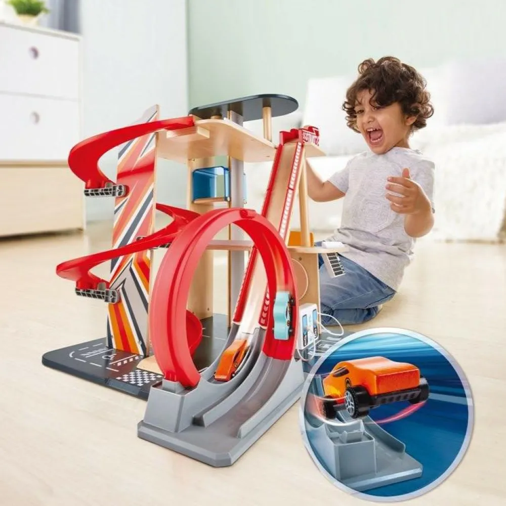 Hape Parkeringshus inkl. stunt-rampe